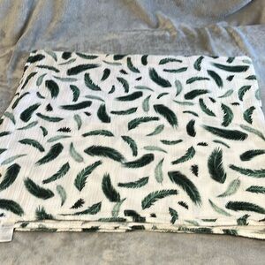 Margaux & May feathers organic cotton muslin blanket